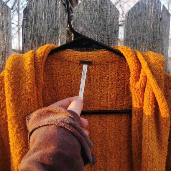 Free people long mustard cardigan sweater Sz. L - Picture 5 of 5